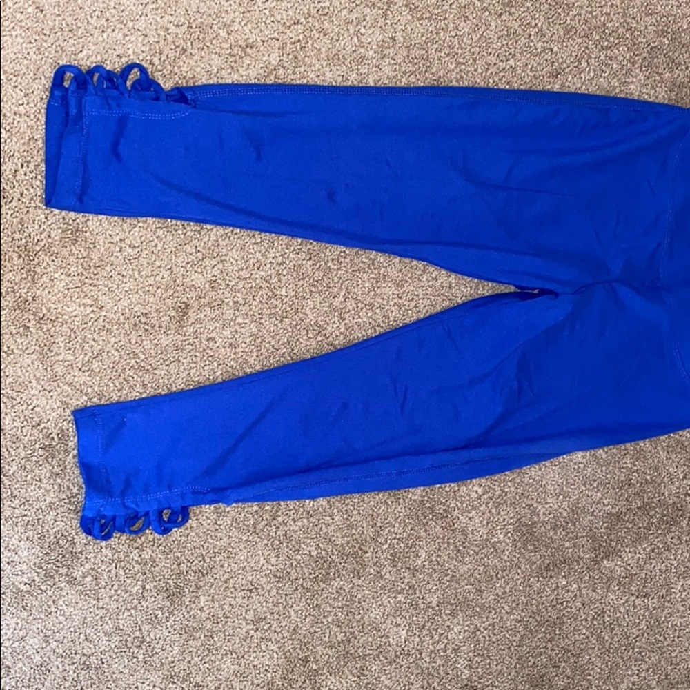 Blue crop leggings